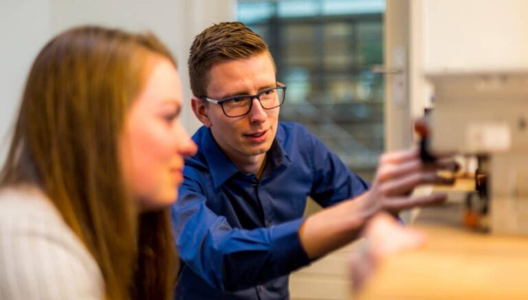 BB Capital - Infradax-bb-capital-man-met-bril-1024x582-1